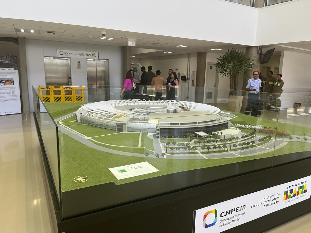 Ministra de Tecnologia anuncia investimento de R$ 1,8 bilhão no Sirius