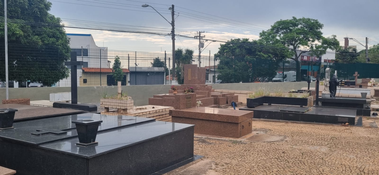 Cemitério da Saudade tem vigilância dobrada após constantes furtos