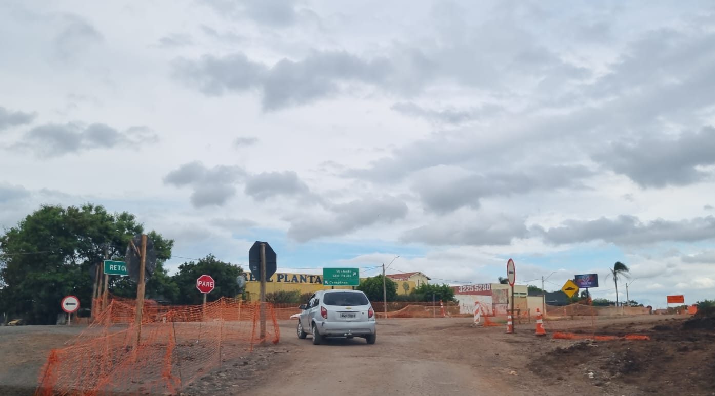 Obra na Miguel Melhado está dentro do prazo, afirma DER; trecho é cenário de assaltos