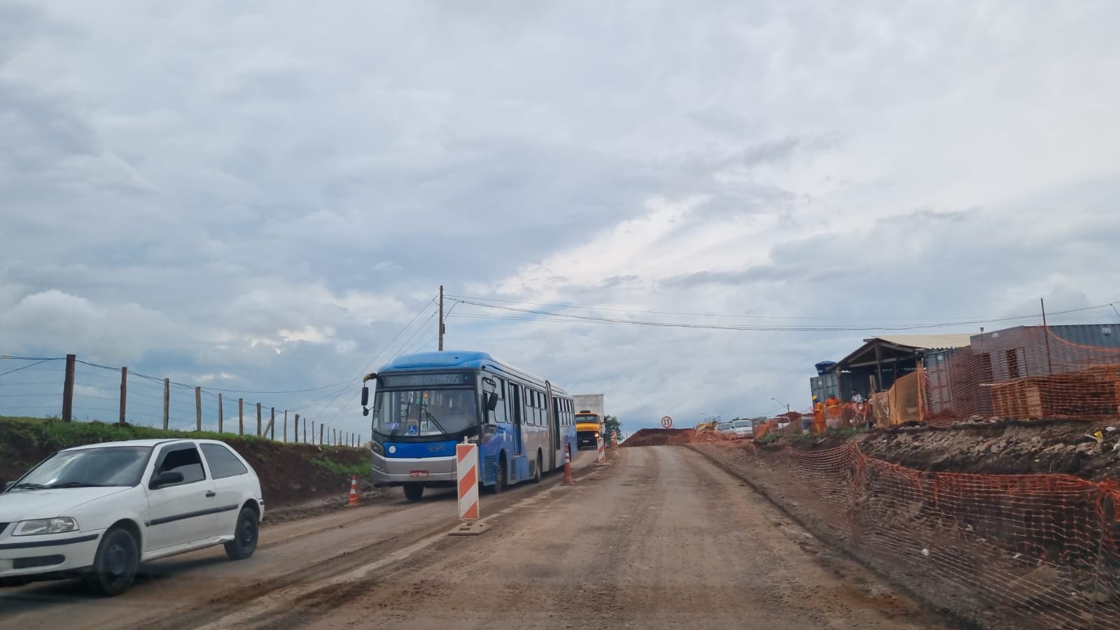Obra na Miguel Melhado está dentro do prazo, afirma DER; trecho é cenário de assaltos
