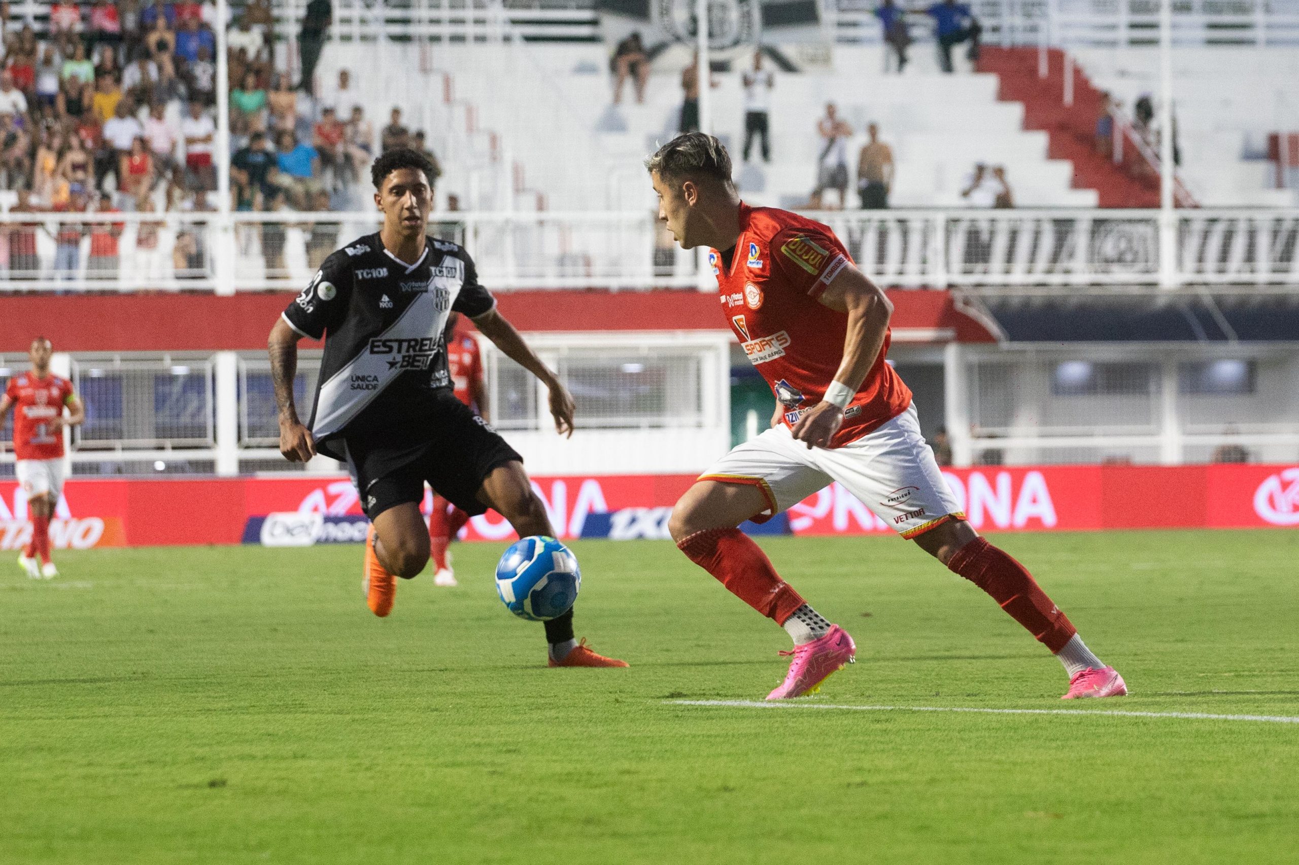 Ponte Preta vence Tombense e ganha sobrevida na luta pela permanência