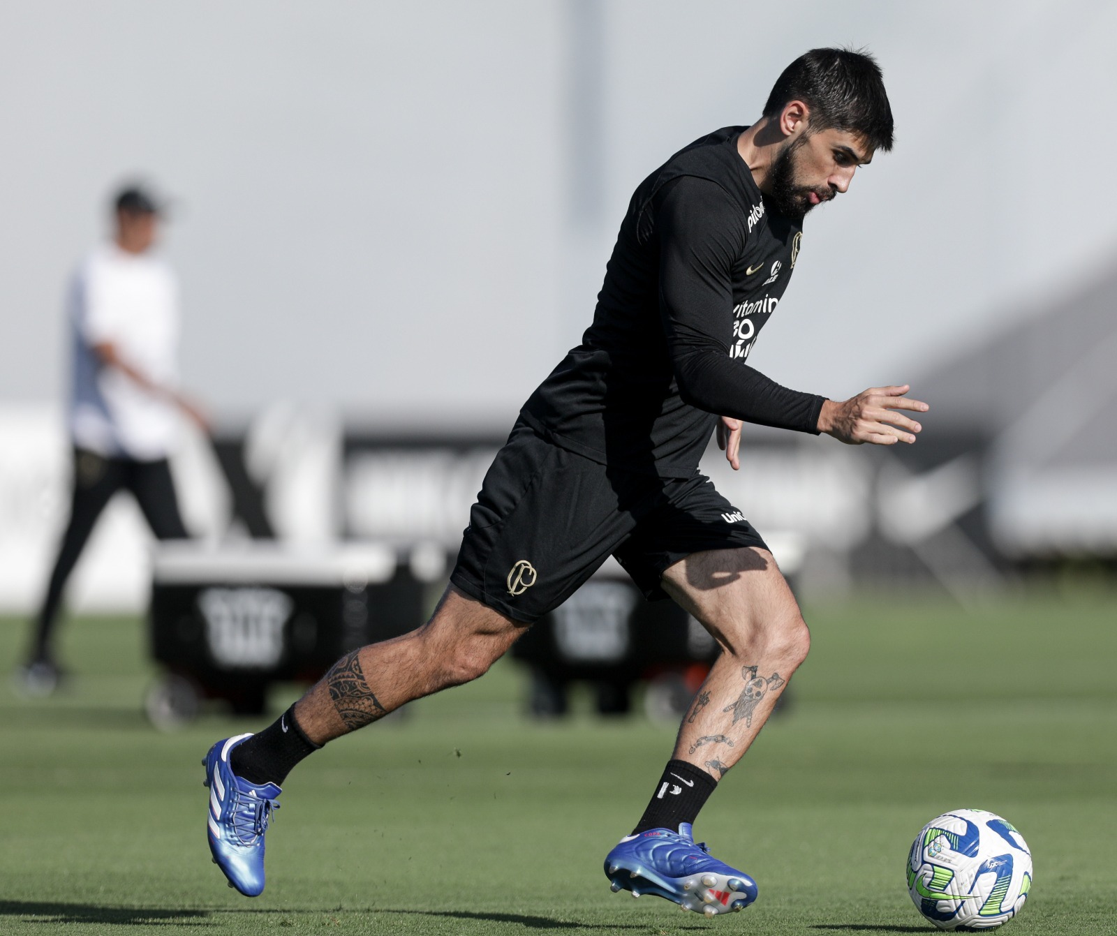 Renato Augusto ou Matías Rojas? Eis a dúvida do técnico Mano Menezes no Corinthians