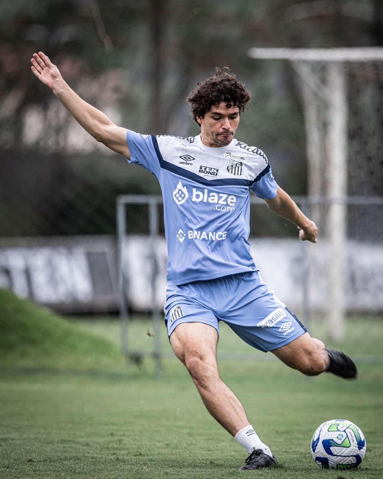 Santos enfrenta o Fluminense e Marcelo Fernandes celebra volta de Dodô