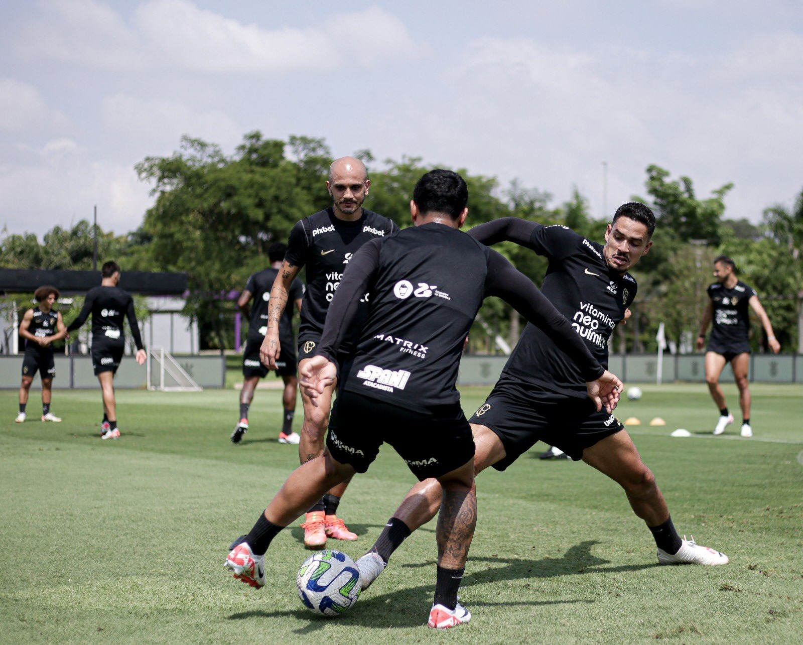 Técnico Mano Menezes define escalação do Corinthians para encarar o Bahia