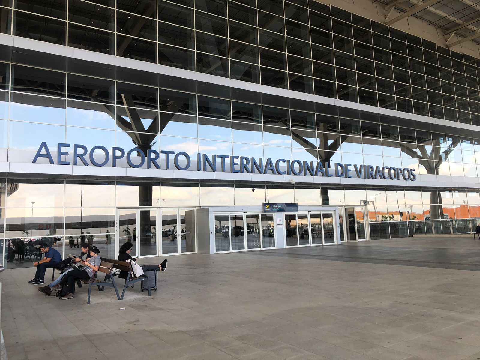 Governo discute incluir outros aeroportos na concessão de Viracopos