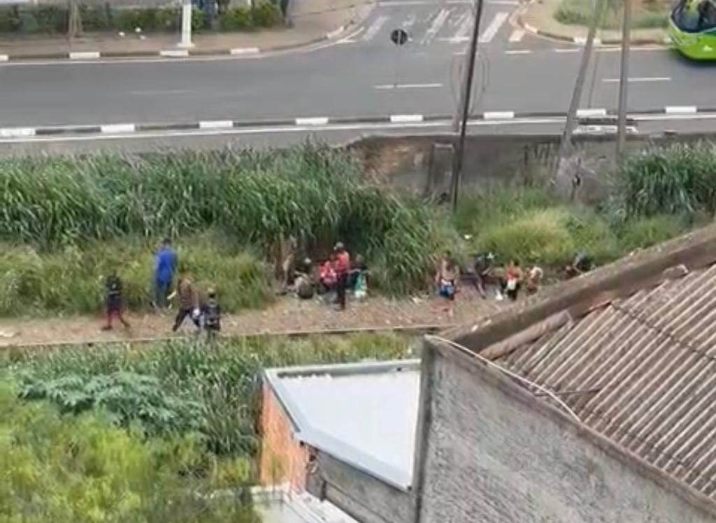 Consumo de drogas e violência geram medo em comerciantes, na Vila Industrial