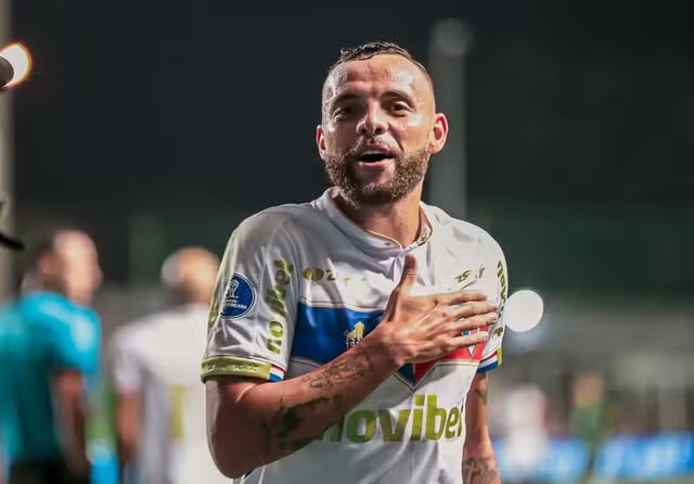 Corinthians entra na briga por Guilherme do Fortaleza