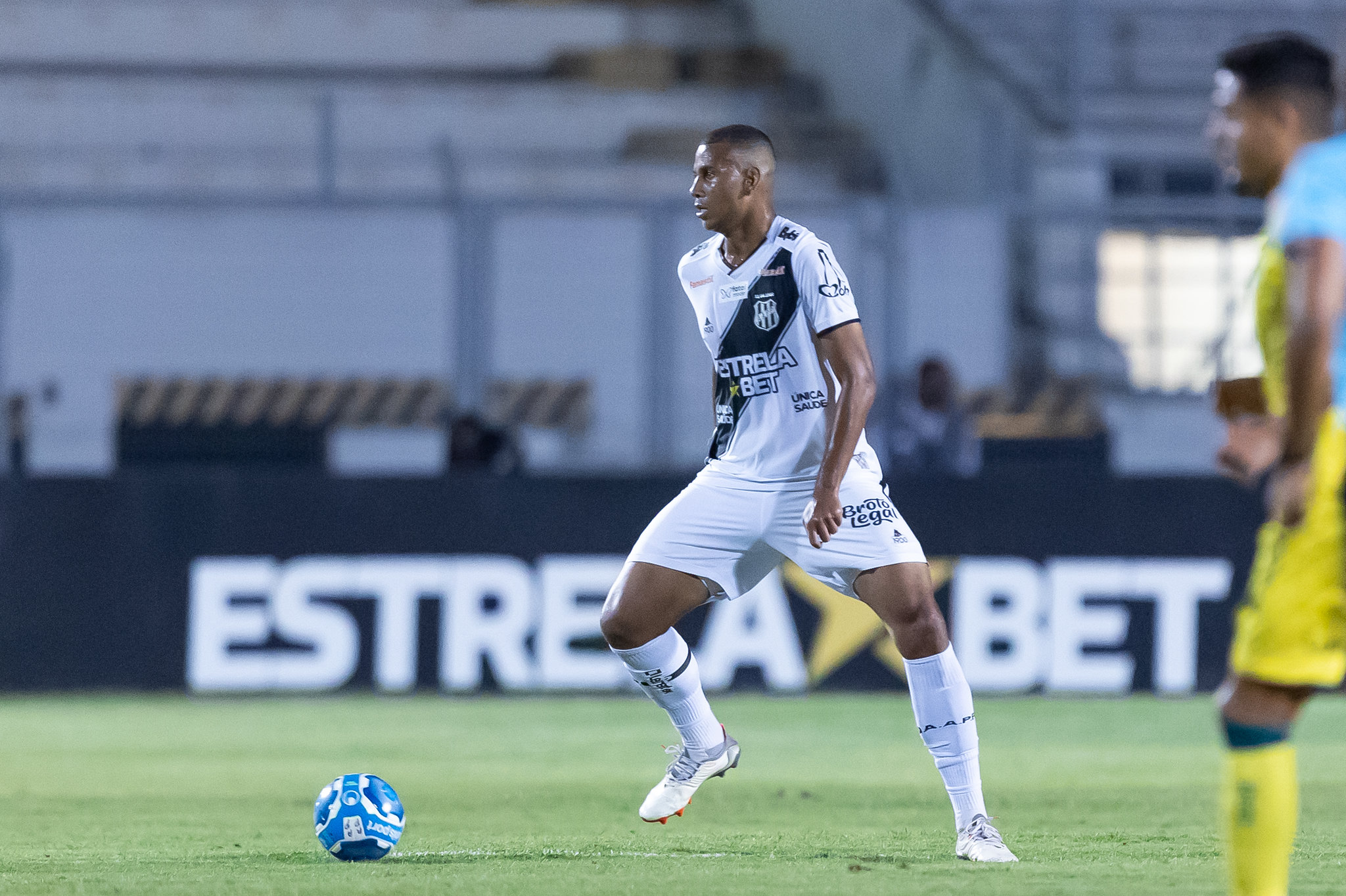 Em recuperação de lesão no ombro, Mateus Silva abre mão das férias para realizar pré-temporada