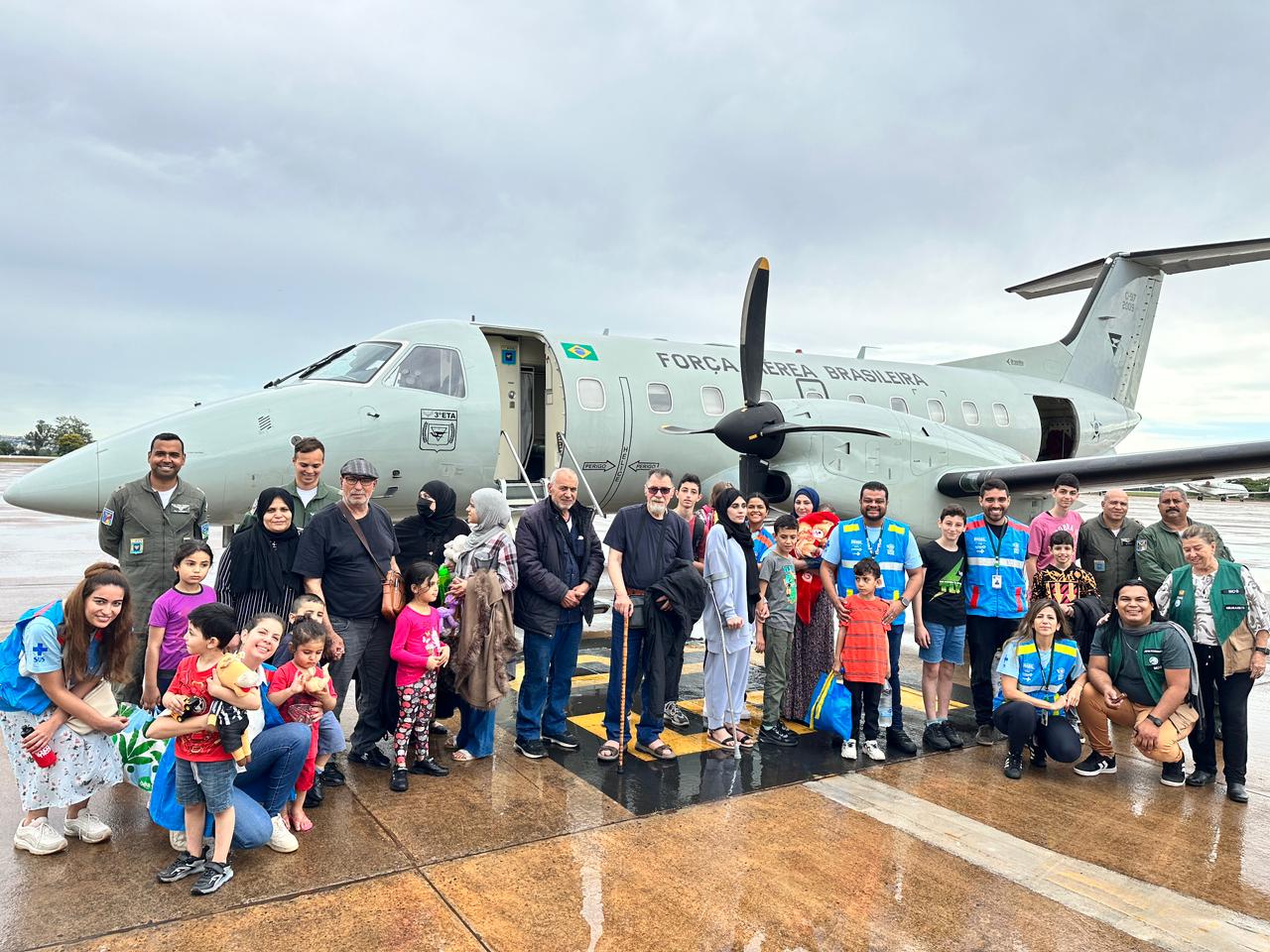 Grupo de repatriados da Faixa de Gaza desembarca no Aeroporto de Viracopos 