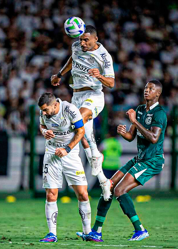 Santos acerta permanência do zagueiro Joaquim