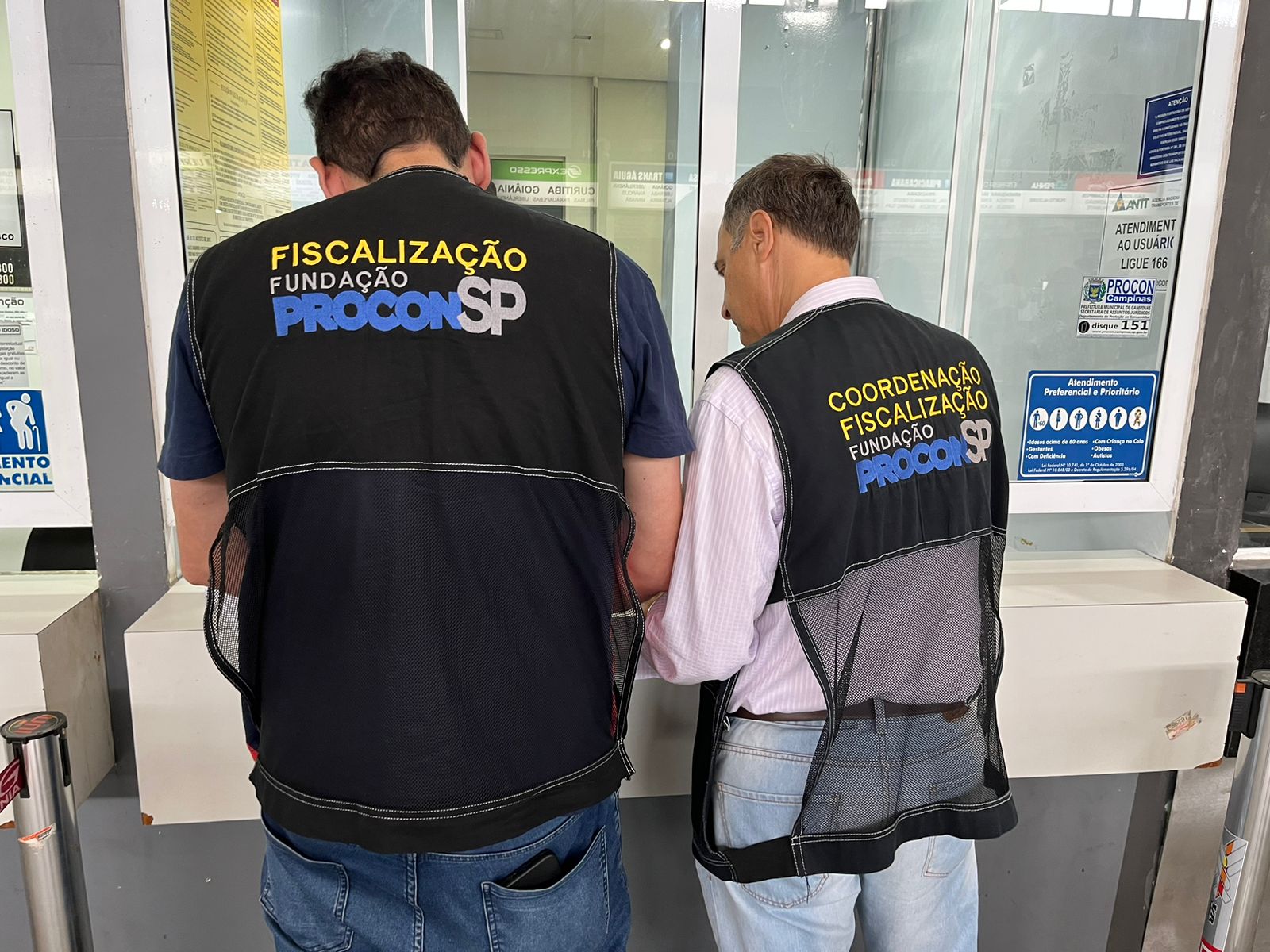 Procon encontra irregularidades em 40% das lojas na Operação Dia das Mães