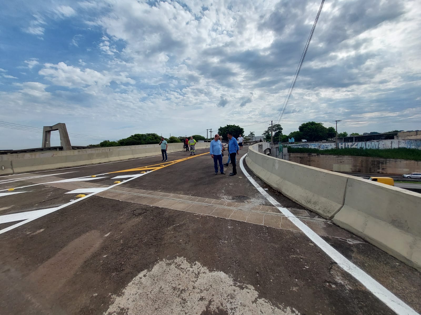 Após 15 anos, viaduto que liga os bairros Jardim Garcia e Pacaembu é liberado