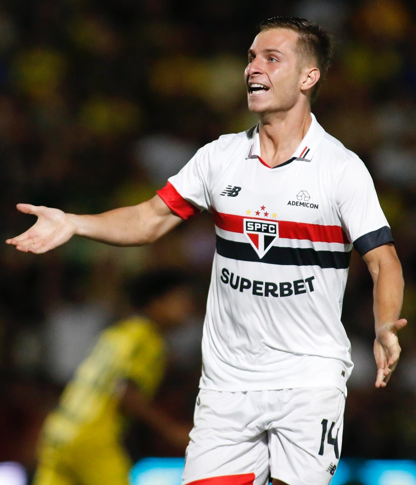 Após empate, Carpini não garante volta de medalhões no São Paulo