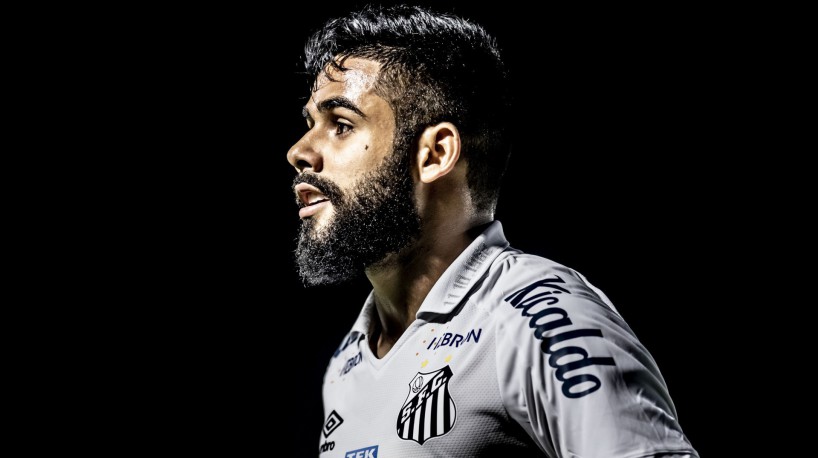 Grêmio faz oferta alta mas Santos não libera lateral Felipe Jhonatan