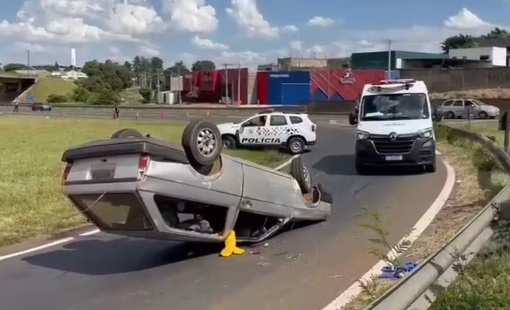 Homem morre após capotar na Rodovia Luiz de Queiroz, em Santa Bárbara d’Oeste