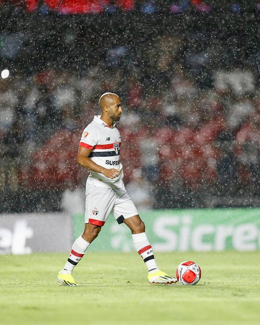 Lucas Moura tranquiliza torcida do São Paulo com relação a lesão na estreia