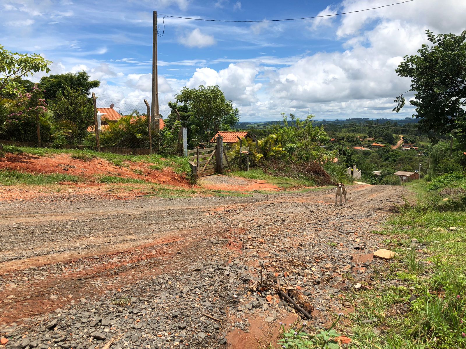 Moradores do Gargantilha reclamam da falta de asfalto no bairro