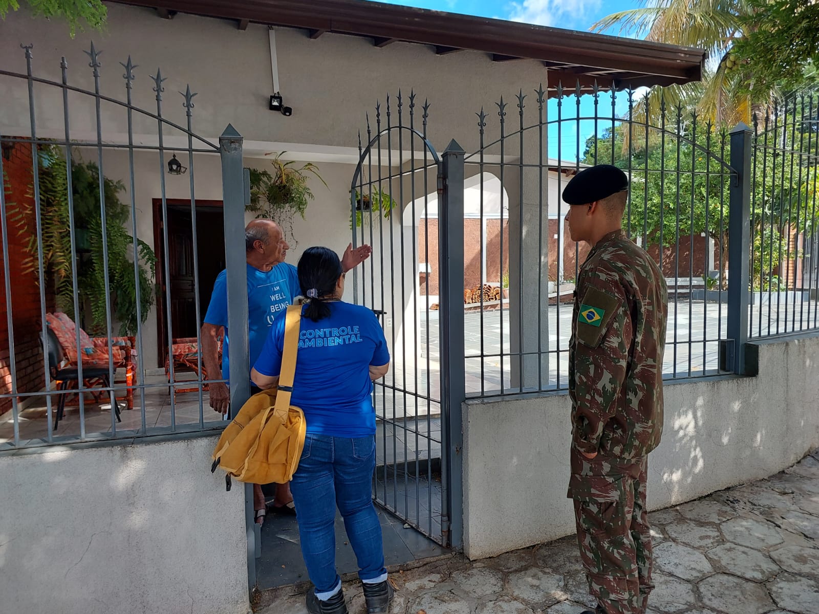 Mutirão contra a dengue no Jardim Eulina tem drones e soldados do Exército