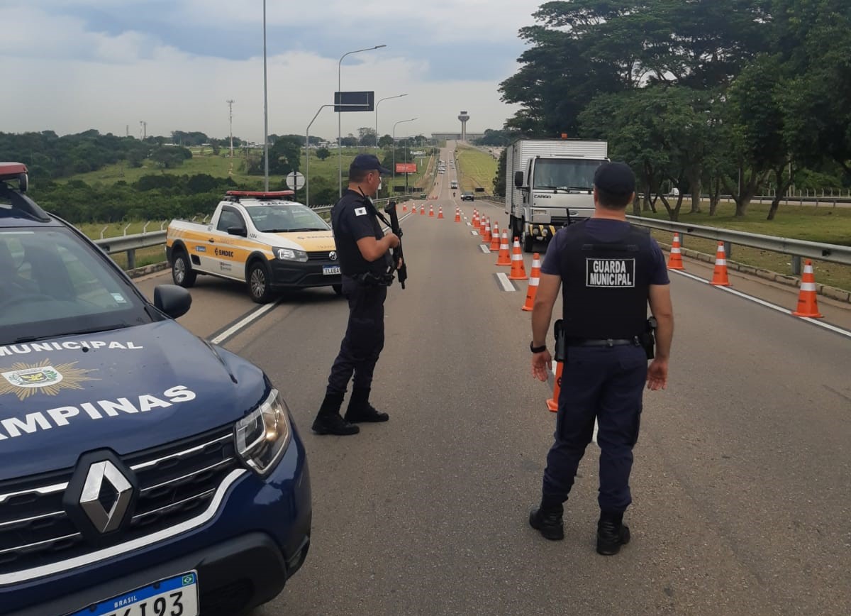 Operação em via de acesso a Viracopos resulta em autuações e apreensões 