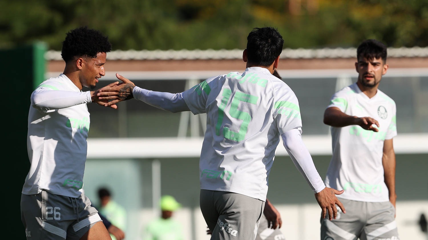 Palmeiras ganha folga após jogo-treino e Abel testa possíveis substitutos para Endrick