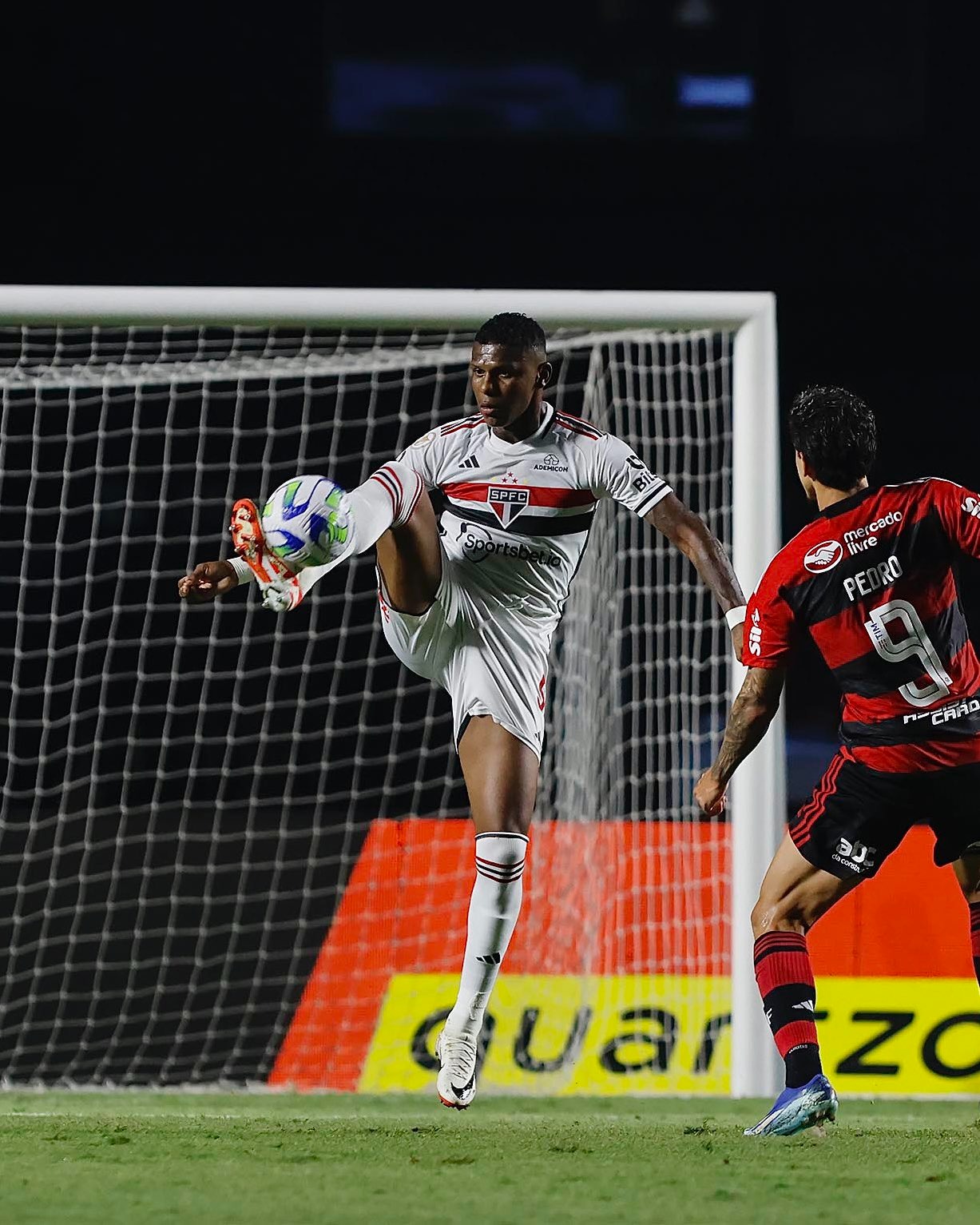 São Paulo vai fazer proposta para Arboleda renovar contrato