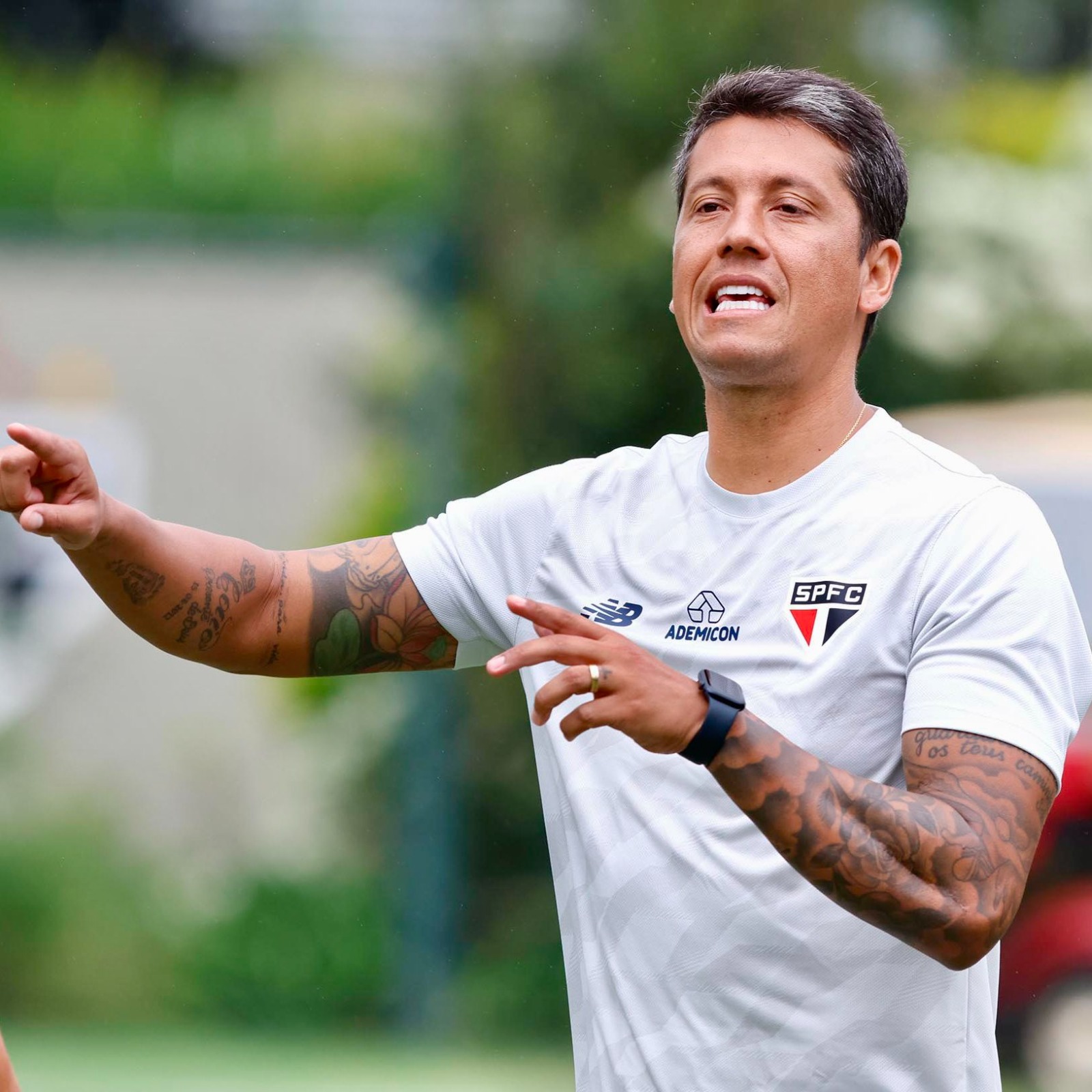 Técnico Thiago Carpini chega ao São Paulo e não economiza nos elogios ao grupo
