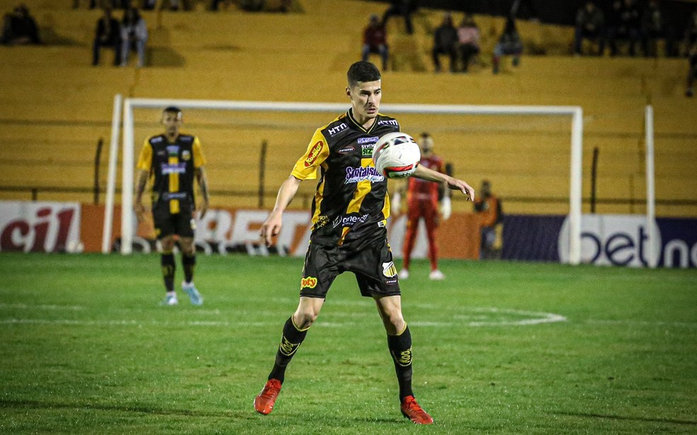 Abel Ferreira confirma Rômulo como reforço do Palmeiras