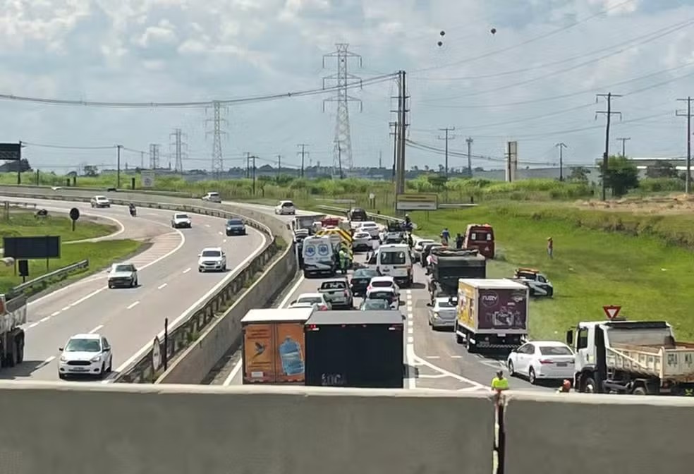 Impasse sobre passarelas trava ampliação de faixas na Campinas-Monte Mor