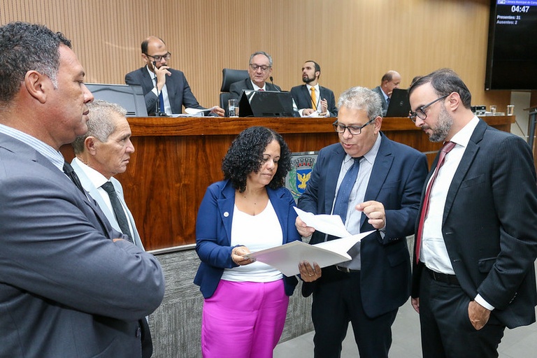 Câmara deve votar hoje plano de cargos e salários para servidores tributários