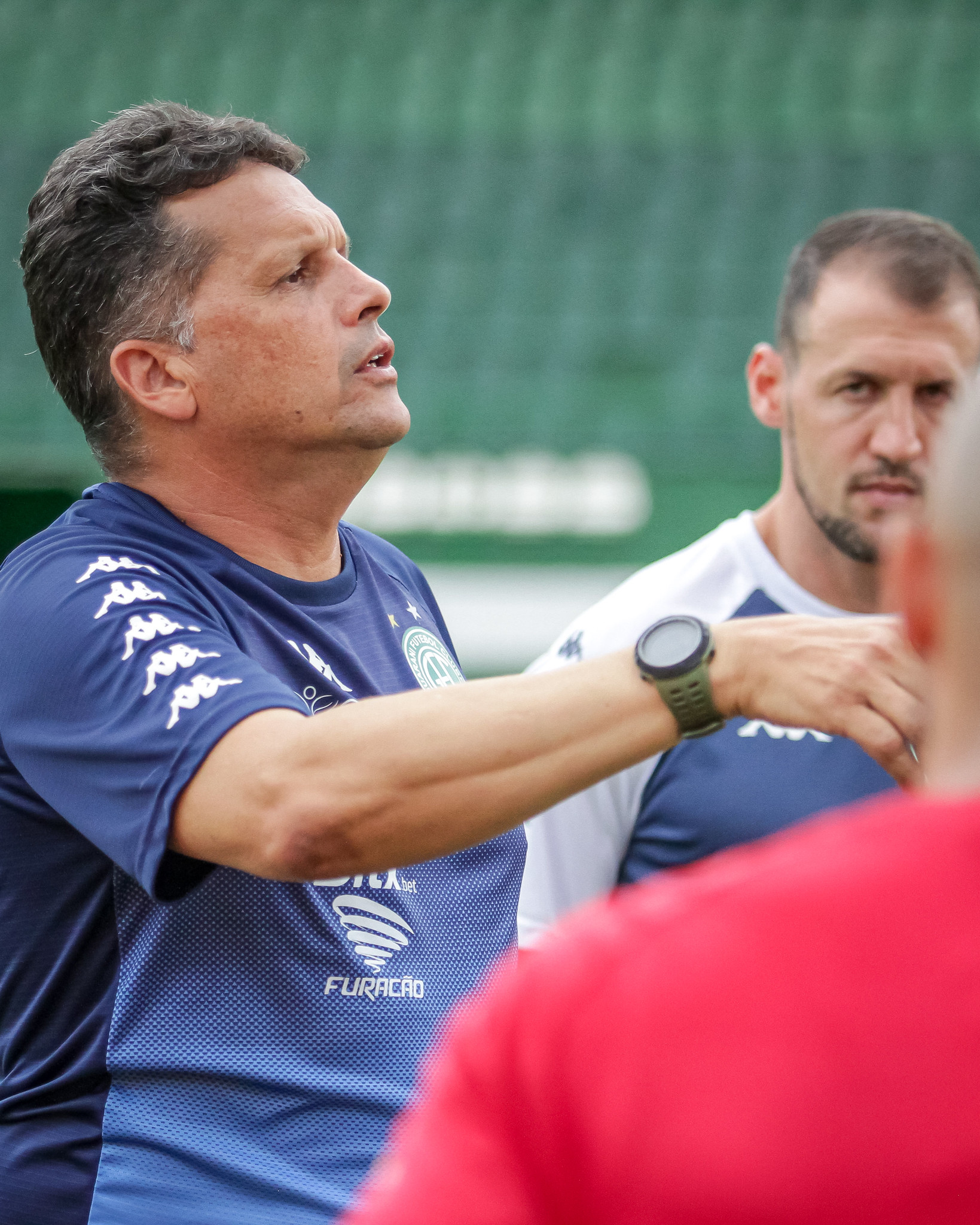 Claudinei Oliveira é regularizado no BID e comanda o Guarani contra o Santo André