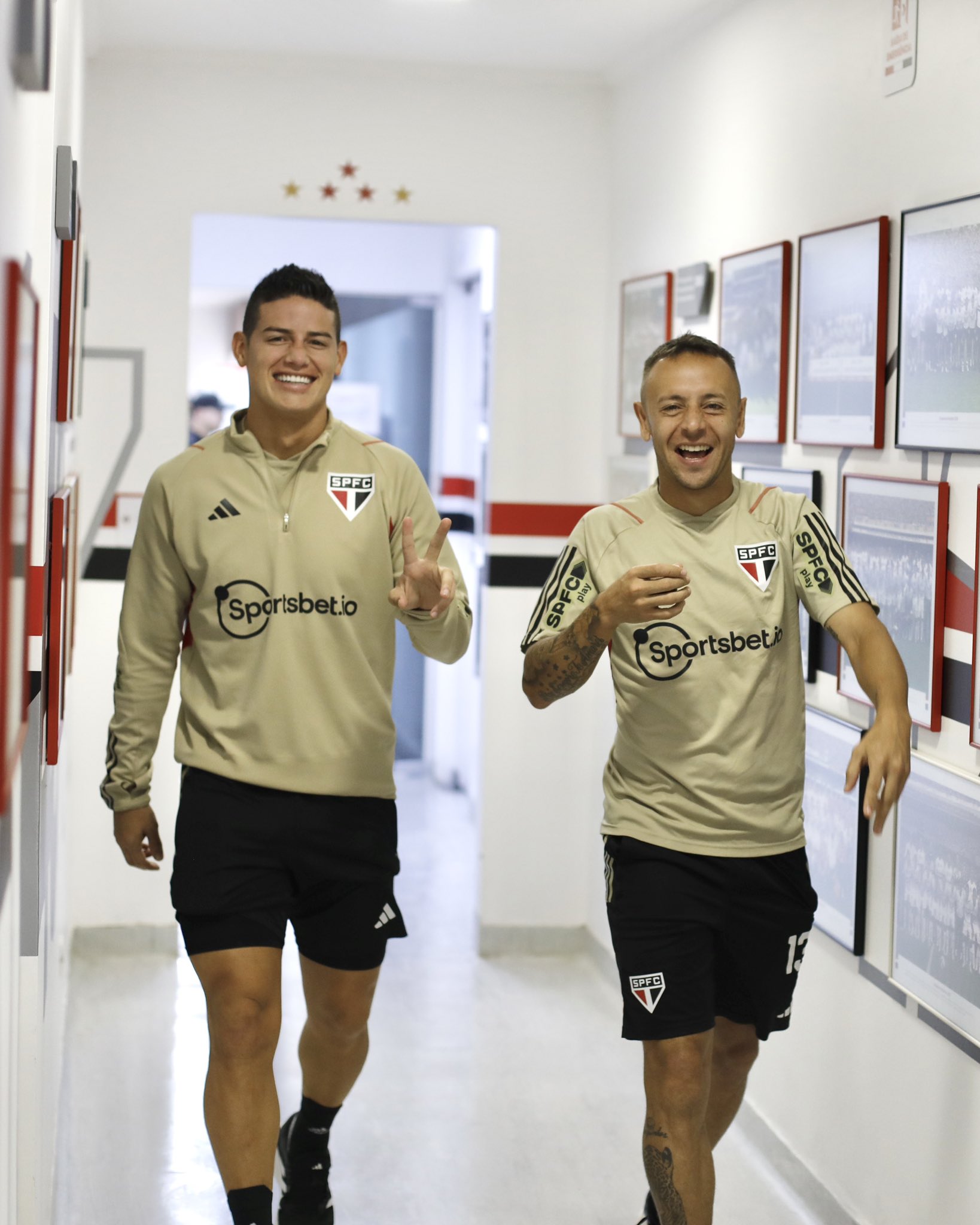 Clube turco tem interesse na contratação de James Rodríguez