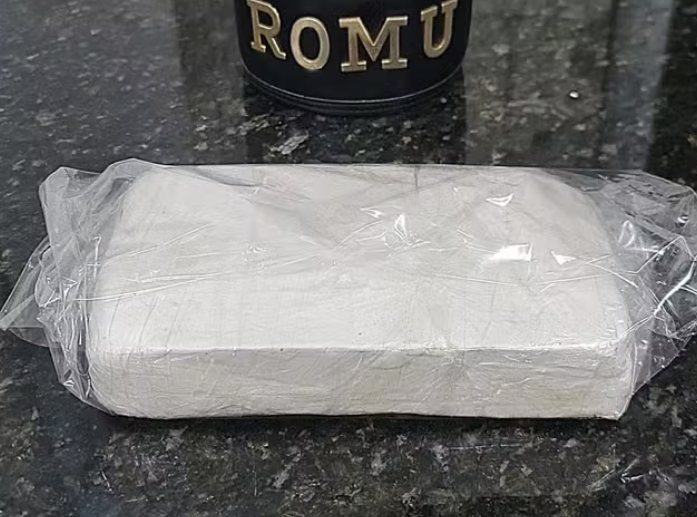 Com três mandados de prisão, homem é preso com droga em Paulínia