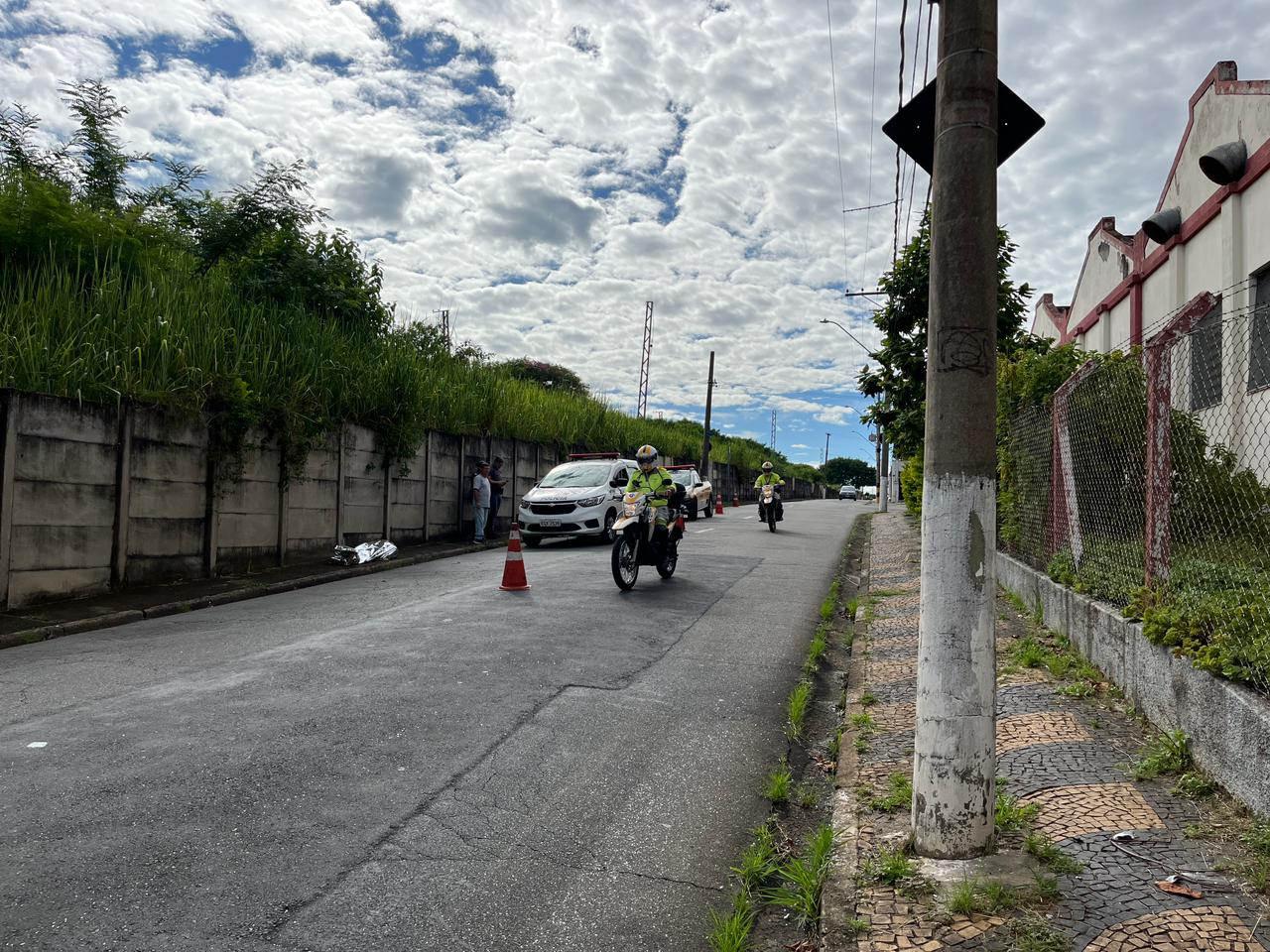 Homem tenta roubar fios de poste na Vila Industrial, leva choque e morre