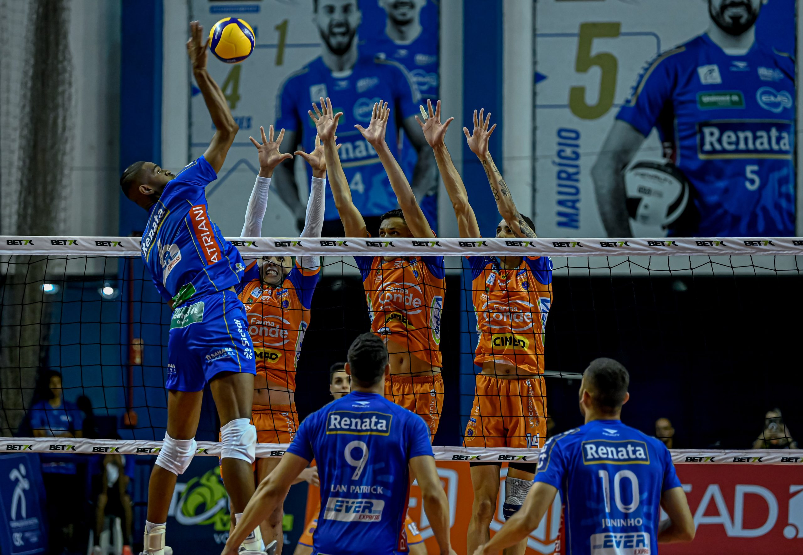 Em casa, Vôlei Renata perde para o São José pela Superliga