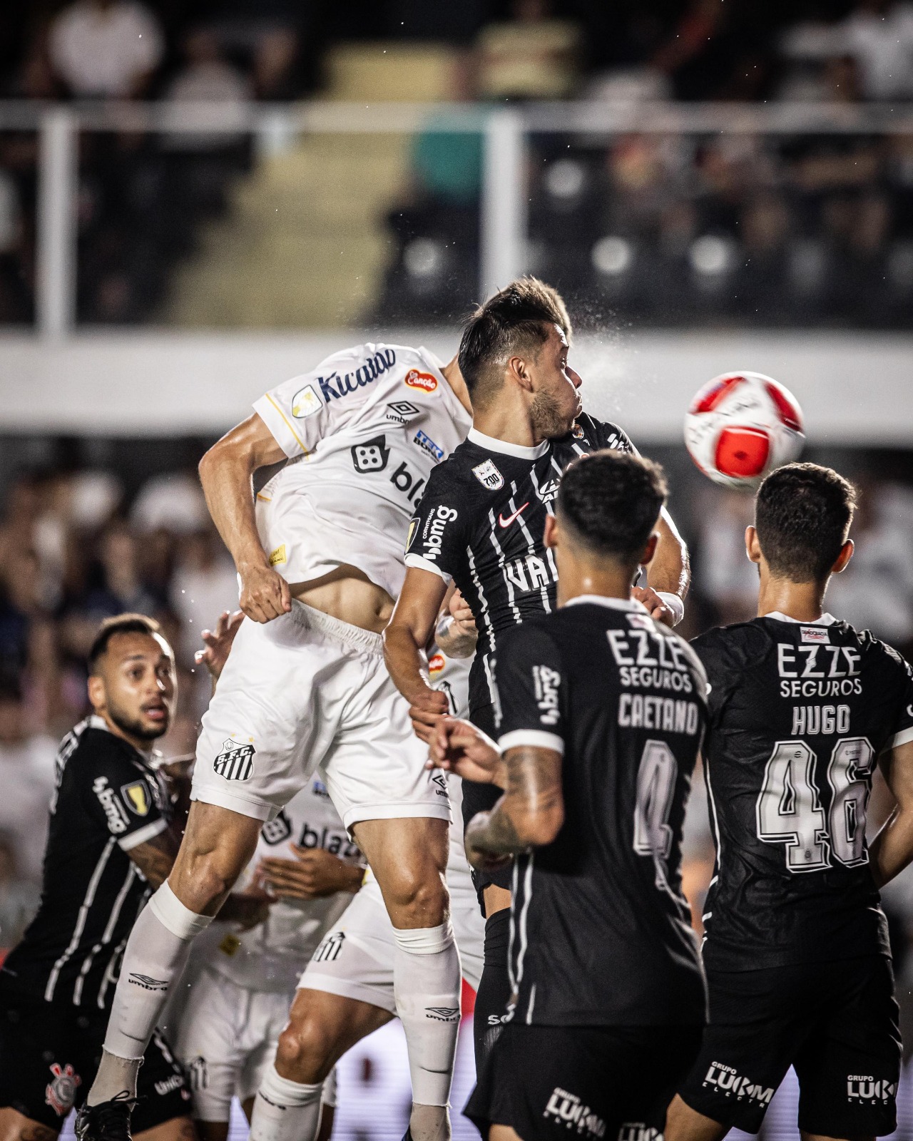 Goleiro Cássio vê evolução no Corinthians, mas cobra reação do grupo