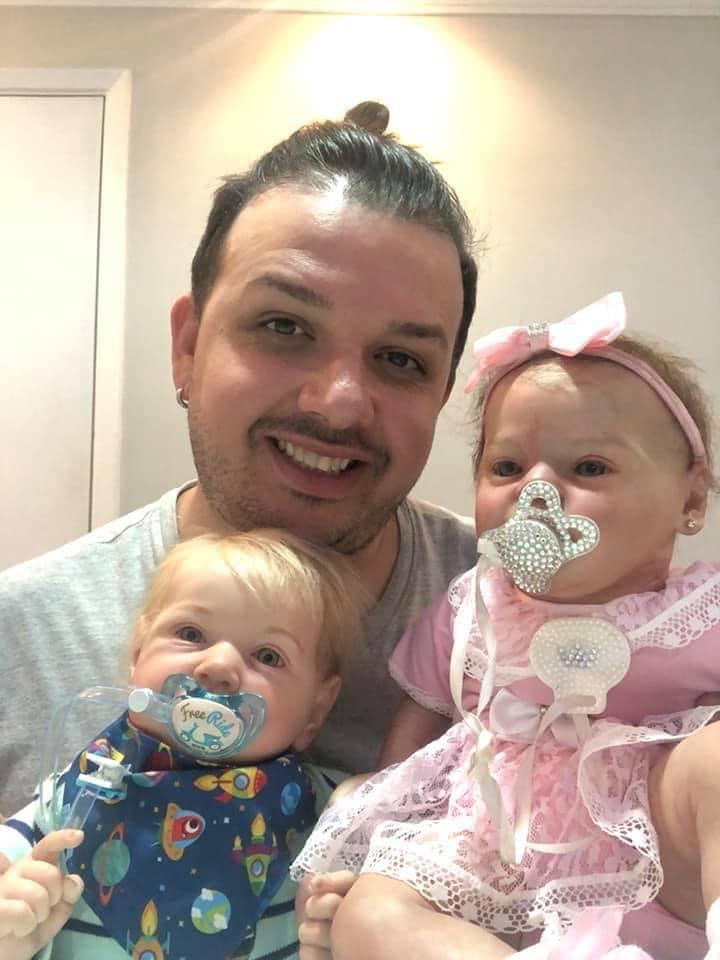 Mulher e duas crianças furtam 'bebês reborn' em loja no Centro de Campinas