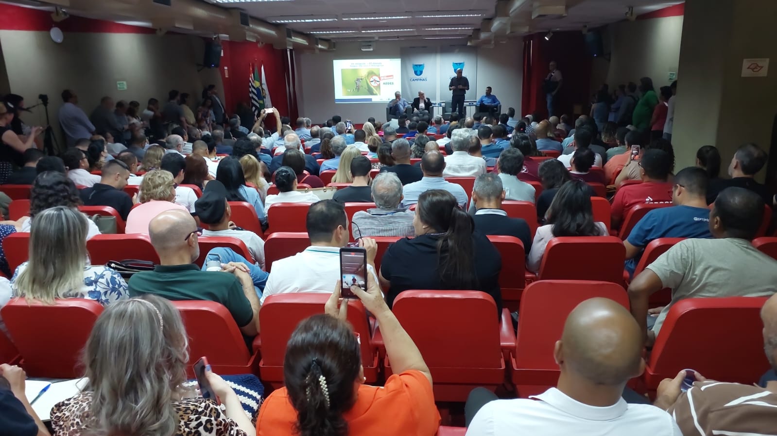 Prefeitura reúne representantes da sociedade para combate a dengue