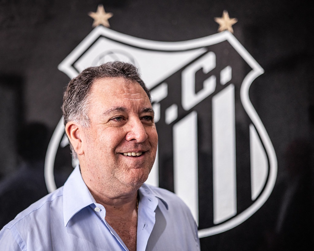 Santos quita dívida com técnico argentino e está livre do Transferban