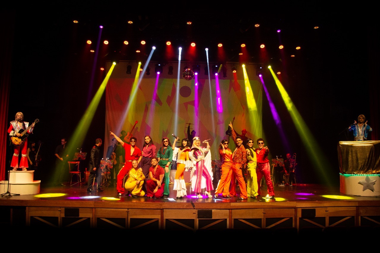 Teatro Lulu Benencase recebe o musical “ABBA Experience In Concert” no sábado