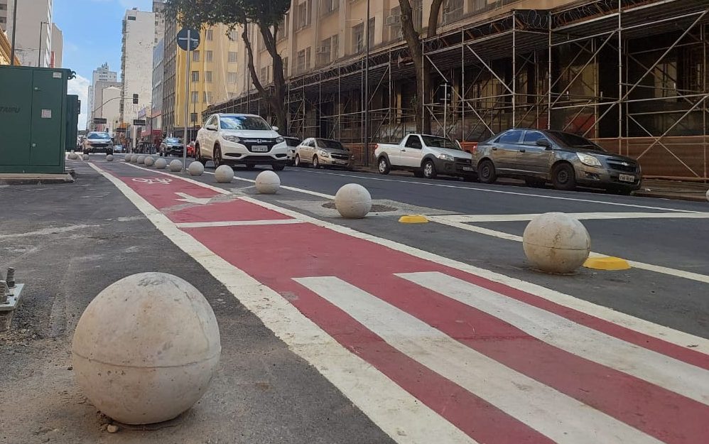 ‘Bolas’ de concreto da Av. Campos Sales serão substituídas por floreiras