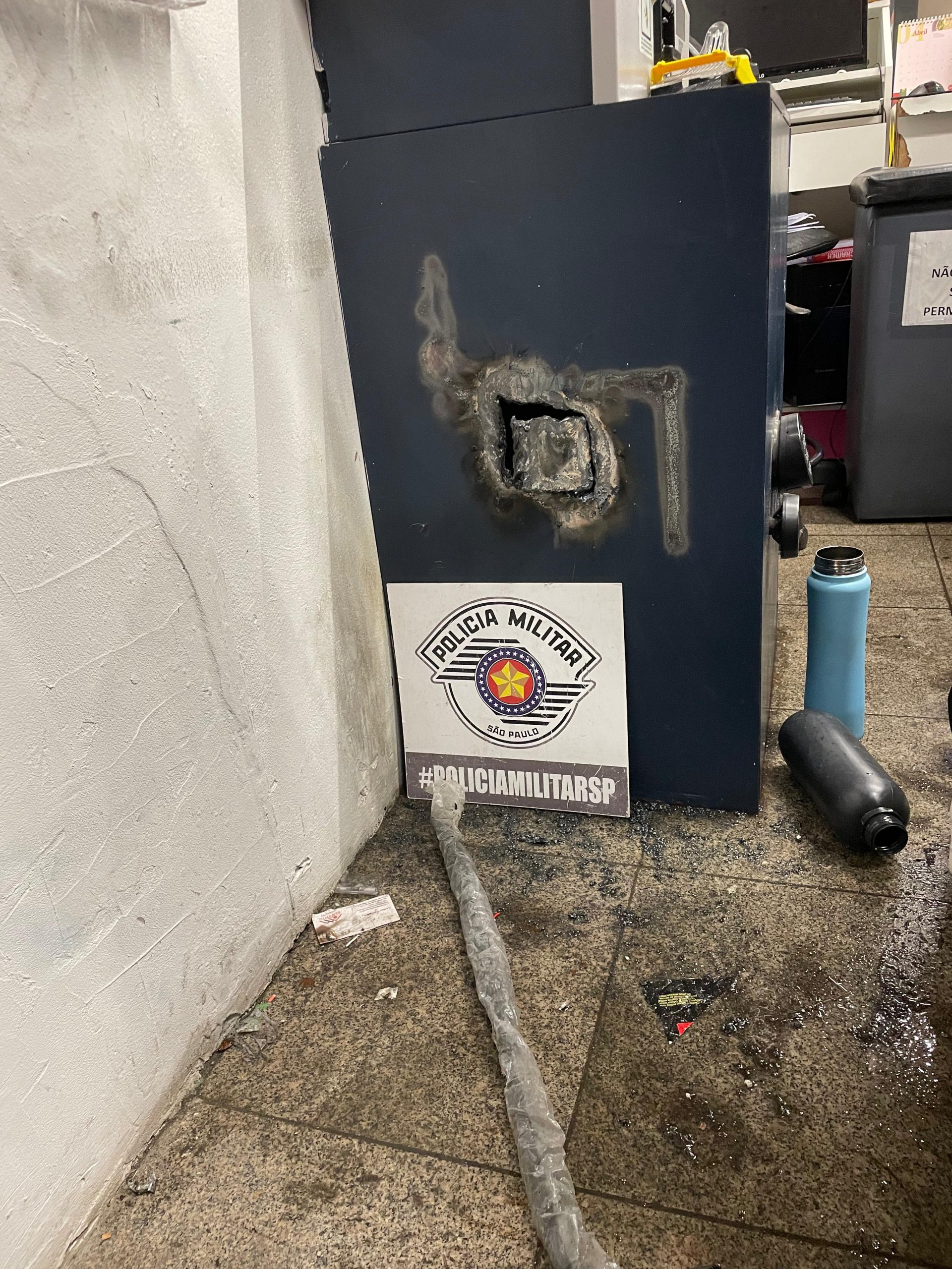 Trio tenta abrir cofre com maçarico e é preso em Santa Bárbara d’Oeste