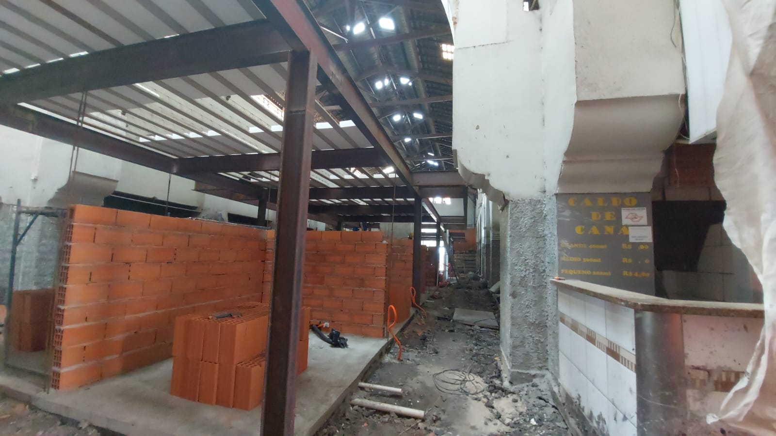 Com 60% da reforma concluída, Mercado Municipal será entregue no 2° semestre