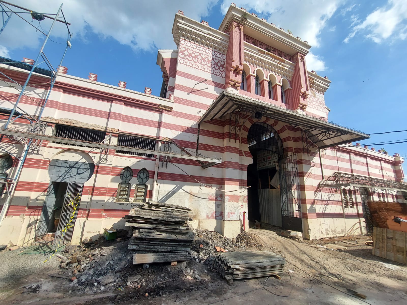 Com 60% da reforma concluída, Mercado Municipal será entregue no 2° semestre