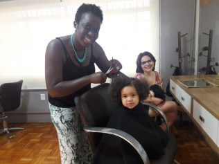 Especial Mulheres: A história da mãe que virou empreendedora; ouça