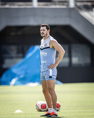Fábio Carille conta com Giuliano, mas presença dele em clássico ainda é incerta no Santos
