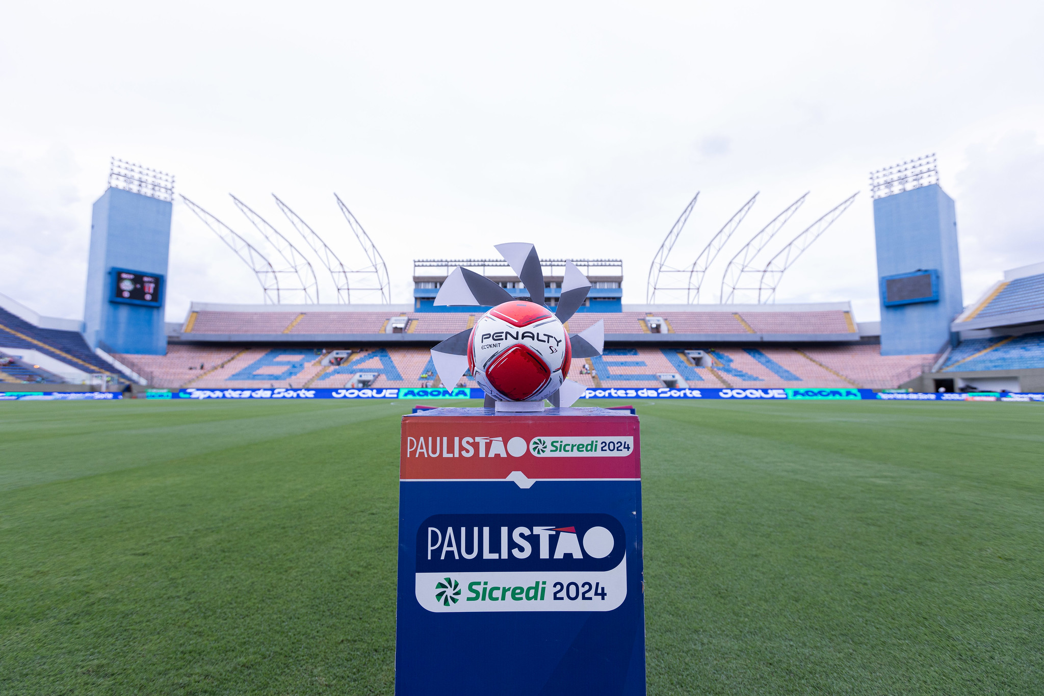 Na Arena Barueri, Ponte Preta enfrenta o Palmeiras pelas quartas de final do Paulistão