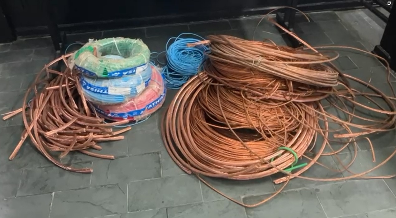 Homens são presos por receptação de materiais roubados de uma obra