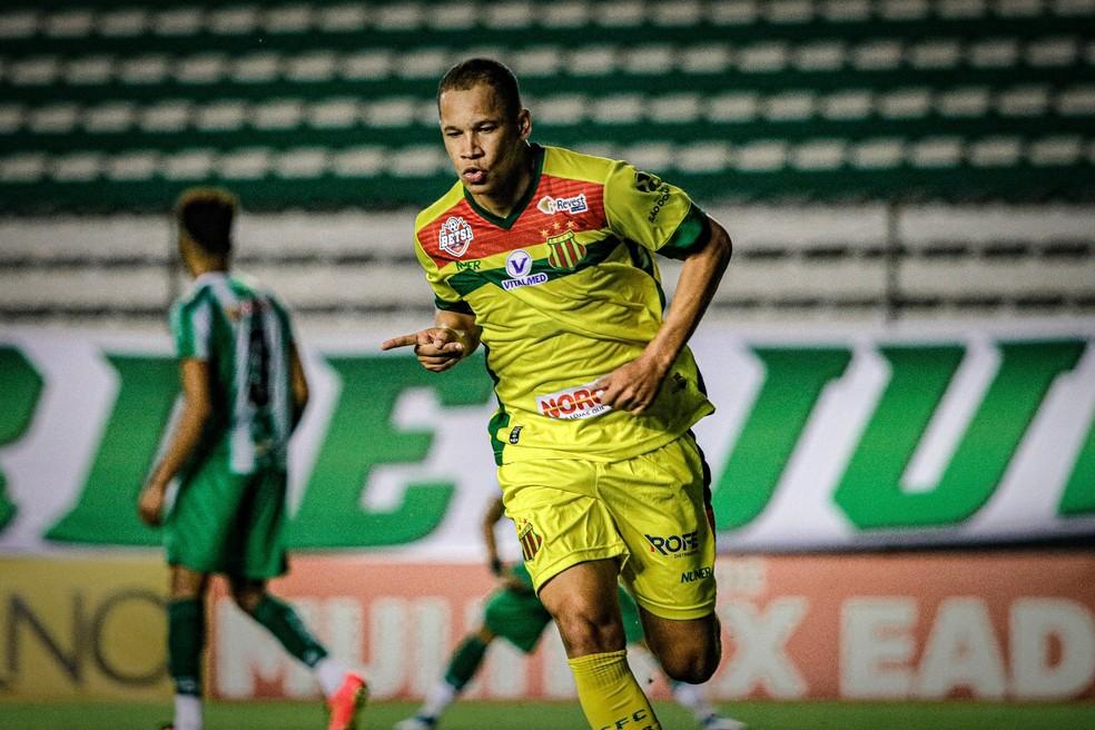 Guarani tenta contratação de atacante Caio Dantas do Vitória