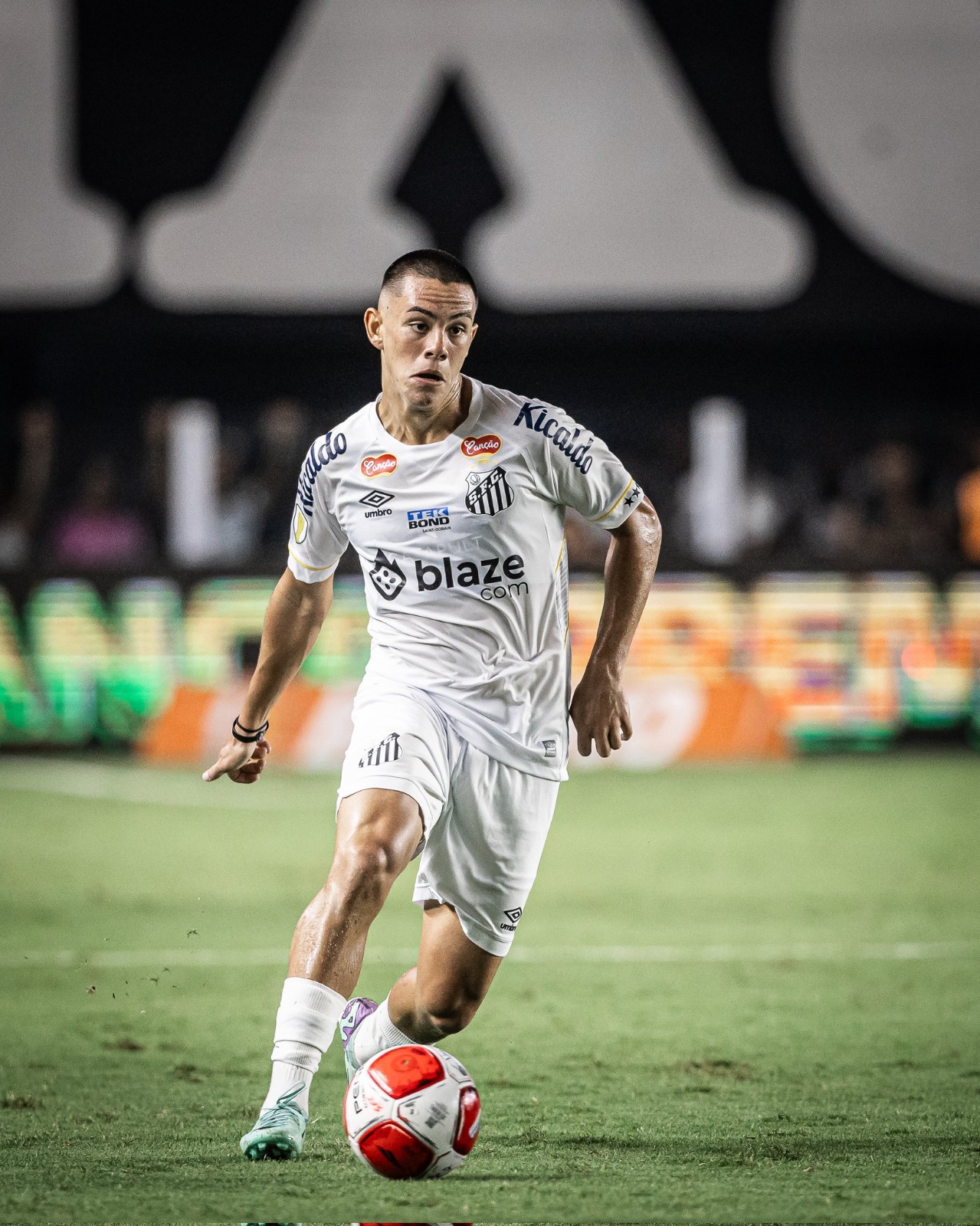 Lateral direita pode ser problema para o Santos na final contra o Palmeiras