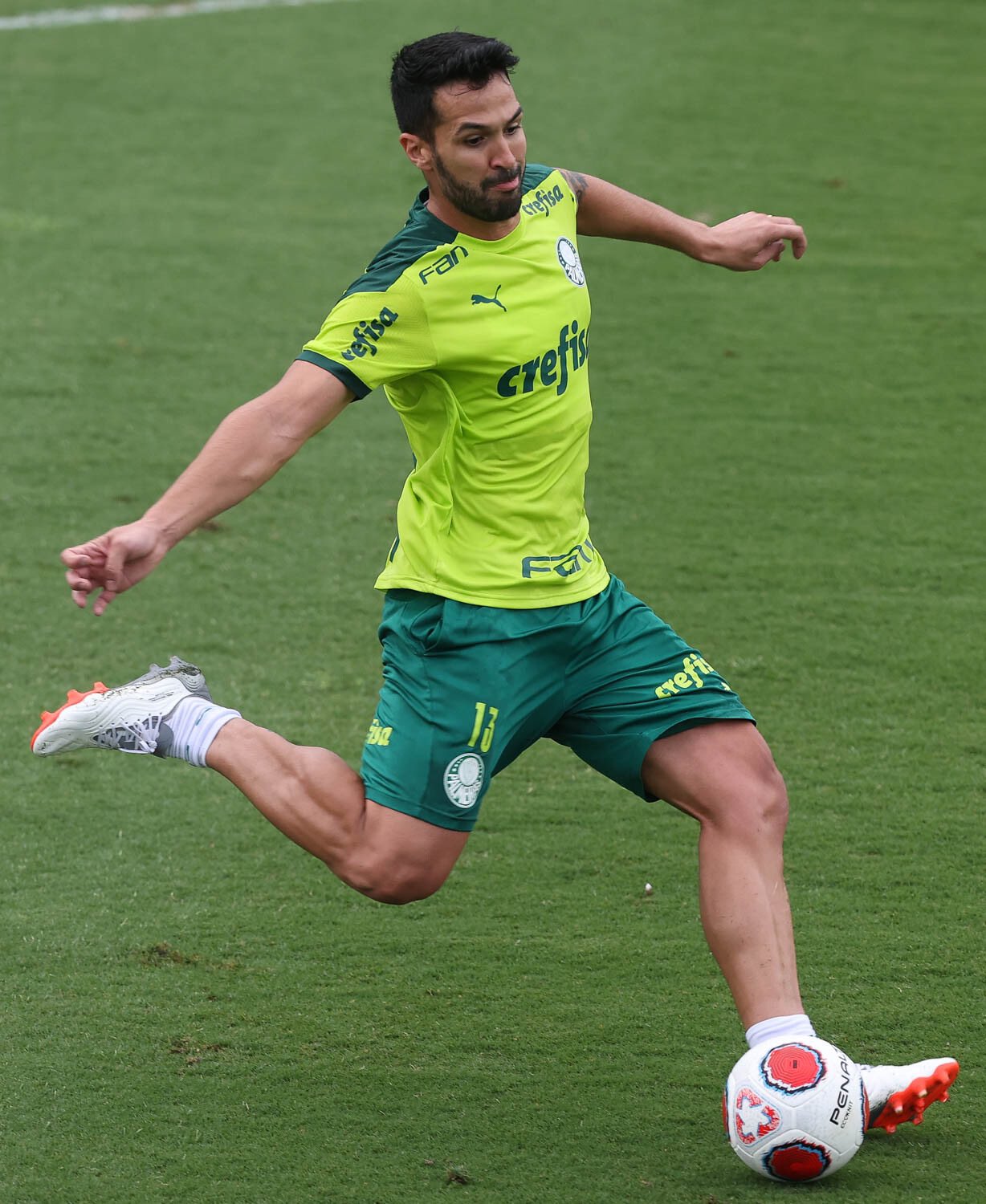 Luan celebra renovação de contrato e se torna peça importante no esquema de Abel no Palmeiras